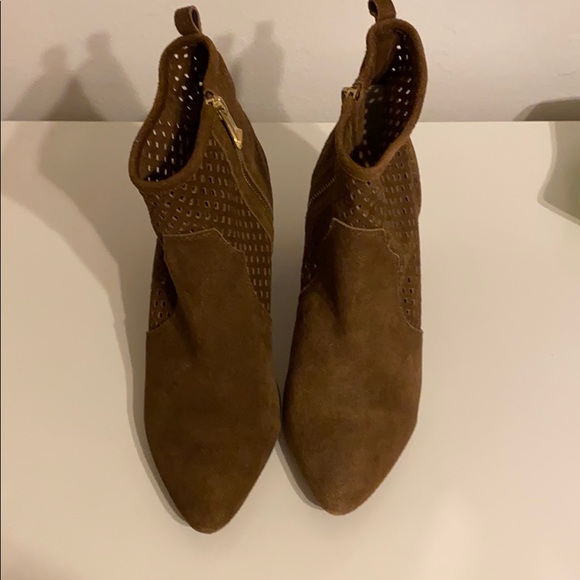 Report Signature Booties - Picture 2 of 5